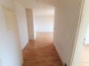 Dachgeschosswohnung mit offener Küche - Flur